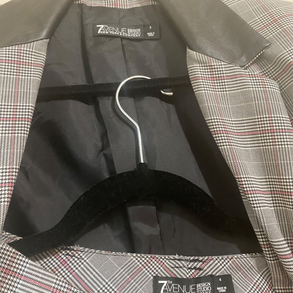 blazer- tuxedo - Picture 3 of 3